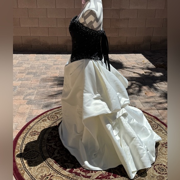 Wedding /Prom - Picture 4 of 17